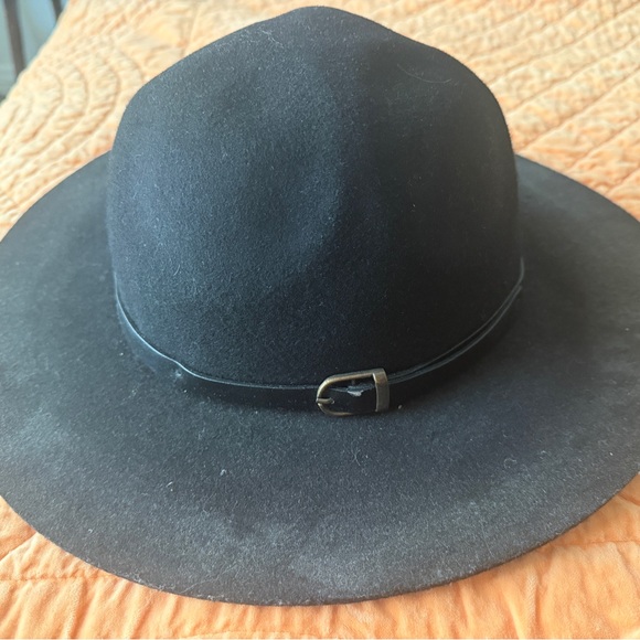Free People Black Women's Hat with Sleek Band - Picture 1 of 9